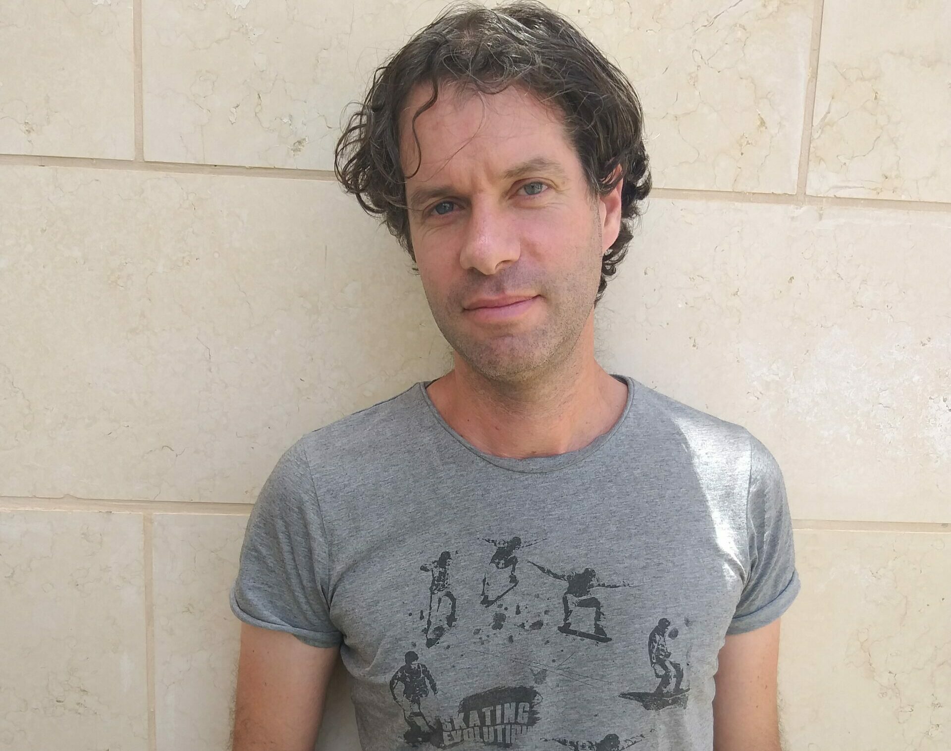 להתאהב באימה – מיינדפולנס ככלי להתמודדות עם תופעת שיתוק השינה